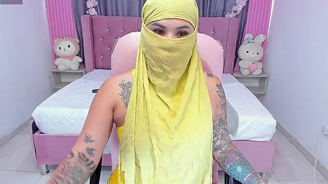 Nayla-Mouna online show from 09-24-25, 07:50