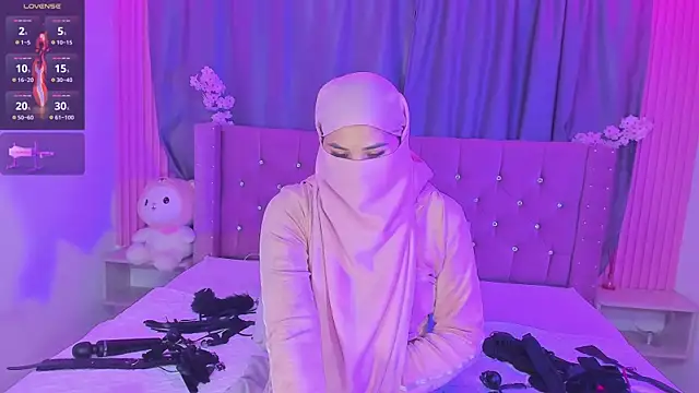 Nayla-Mouna online show from 05-05-26, 07:38