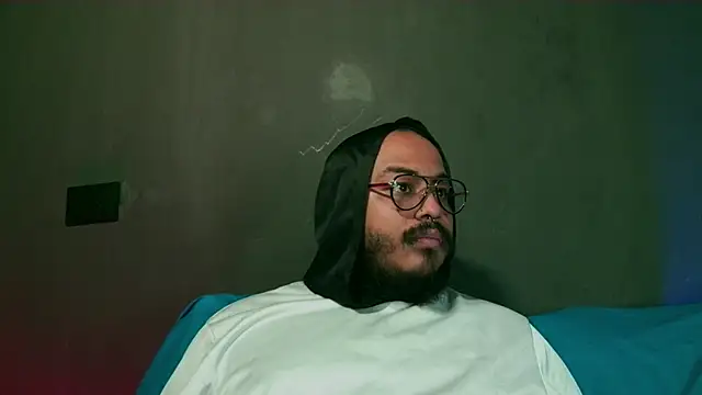  leda swan  online show from 10-15-25, 01:11