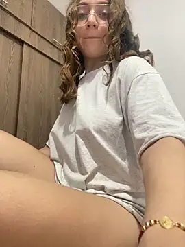 Snapshot of mia_evanss26 chatting on 11-24-25, 10:20 mia evanss26 online show from 11-24-25, 10:20