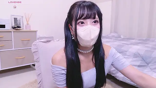 Snapshot of YURi_luv chatting on 09-15-25, 11:43 YURi luv online show from 09-15-25, 11:43
