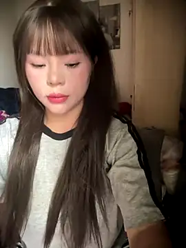 Snapshot of SarahBeii chatting on 10-03-25, 04:09 SarahBeii online show from 10-03-25, 04:09