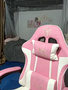 Snapshot of SarahBeii chatting on 10-10-25, 03:38 SarahBeii online show from 10-10-25, 03:38