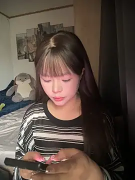 Snapshot of SarahBeii chatting on 10-26-25, 03:34 SarahBeii online show from 10-26-25, 03:34