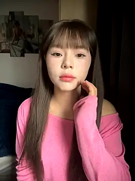 Snapshot of SarahBeii chatting on 11-11-25, 02:55 SarahBeii online show from 11-11-25, 02:55