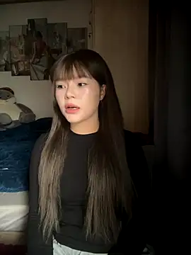 Snapshot of SarahBeii chatting on 11-16-25, 03:23 SarahBeii online show from 11-16-25, 03:23