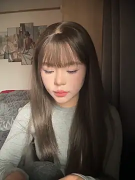 Snapshot of SarahBeii chatting on 12-04-25, 02:54 SarahBeii online show from 12-04-25, 02:54