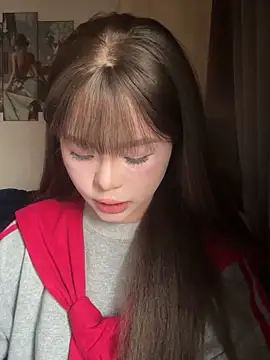 Snapshot of SarahBeii chatting on 12-15-25, 03:44 SarahBeii online show from 12-15-25, 03:44