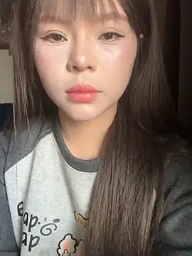 Snapshot of SarahBeii chatting on 12-22-25, 03:03 SarahBeii online show from 12-22-25, 03:03