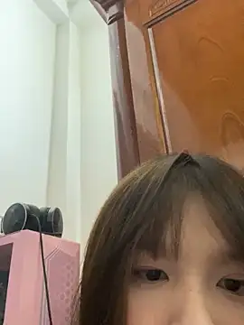 Snapshot of linh__cute chatting on 09-10-25, 12:16 linh cute online show from 09-10-25, 12:16