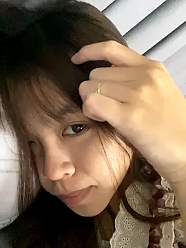 Snapshot of linh__cute chatting on 09-18-25, 02:02 linh cute online show from 09-18-25, 02:02