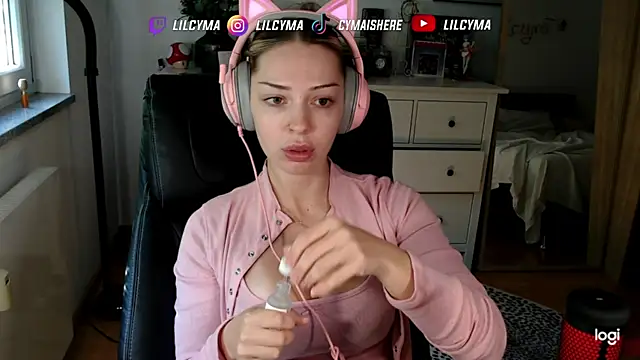 Snapshot of cymaishere chatting on 10-03-25, 10:45 cymaishere online show from 10-03-25, 10:45