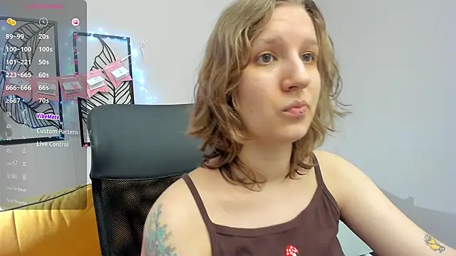Hailey Foxy online show from 01-12-26, 10:42