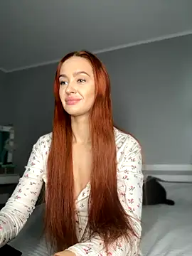 Snapshot of LittleFox___ chatting on 10-22-25, 06:35 LittleFox online show from 10-22-25, 06:35