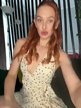 LittleFox    online show from 05-12-26, 07:49