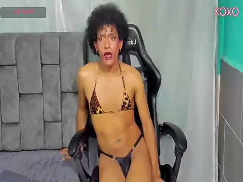 Snapshot of Mystt_Hunters chatting on 09-24-25, 05:33 Mystt Hunters online show from 09-24-25, 05:33