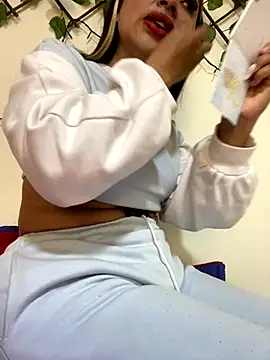 Snapshot of JesicaHorny69 chatting on 10-15-25, 02:06 JesicaHorny69 online show from 10-15-25, 02:06