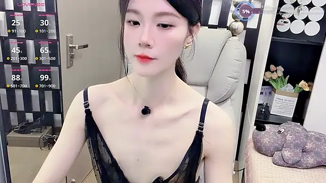 Yueyue-MM online show from 05-10-26, 02:39