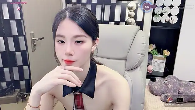 Yueyue-MM online show from 06-12-26, 03:05