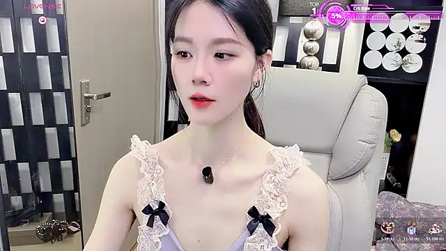 Snapshot of Yueyue-MM chatting on 06-29-26, 01:34 Yueyue-MM online show from 06-29-26, 01:34