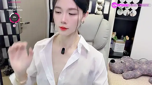 Snapshot of Yueyue-MM chatting on 07-05-26, 01:56 Yueyue-MM online show from 07-05-26, 01:56