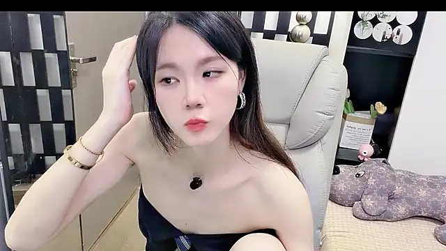 Snapshot of Yueyue-MM chatting on 07-13-26, 02:31 Yueyue-MM online show from 07-13-26, 02:31