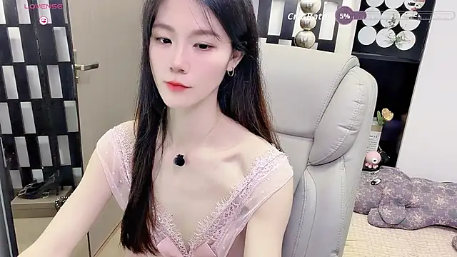Snapshot of Yueyue-MM chatting on 07-18-26, 01:54 Yueyue-MM online show from 07-18-26, 01:54