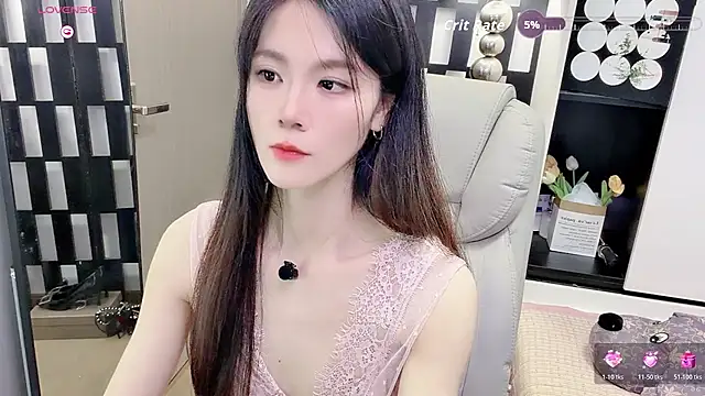 Snapshot of Yueyue-MM chatting on 07-18-26, 01:59 Yueyue-MM online show from 07-18-26, 01:59