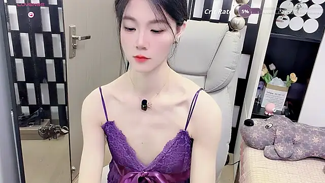 Snapshot of Yueyue-MM chatting on 07-27-26, 02:40 Yueyue-MM online show from 07-27-26, 02:40