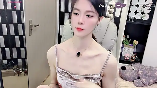 Snapshot of Yueyue-MM chatting on 08-08-26, 01:19 Yueyue-MM online show from 08-08-26, 01:19
