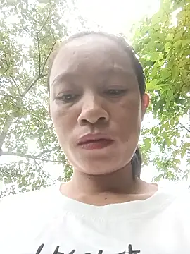 Snapshot of simi-lucy chatting on 10-01-25, 01:22 simi-lucy online show from 10-01-25, 01:22