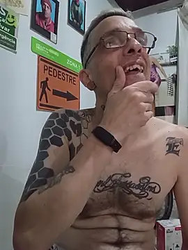 Snapshot of dinho_carioca chatting on 02-12-26, 06:47 dinho carioca online show from 02-12-26, 06:47