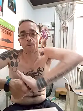 Snapshot of dinho_carioca chatting on 02-16-26, 03:08 dinho carioca online show from 02-16-26, 03:08