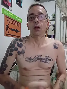 Snapshot of dinho_carioca chatting on 02-23-26, 03:09 dinho carioca online show from 02-23-26, 03:09