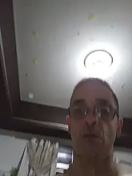 Snapshot of dinho_carioca chatting on 02-24-26, 03:37 dinho carioca online show from 02-24-26, 03:37