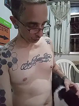 Snapshot of dinho_carioca chatting on 02-25-26, 04:44 dinho carioca online show from 02-25-26, 04:44