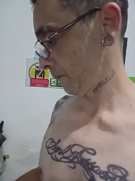 Snapshot of dinho_carioca chatting on 02-26-26, 02:54 dinho carioca online show from 02-26-26, 02:54