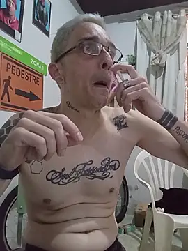 Snapshot of dinho_carioca chatting on 03-08-26, 11:58 dinho carioca online show from 03-08-26, 11:58