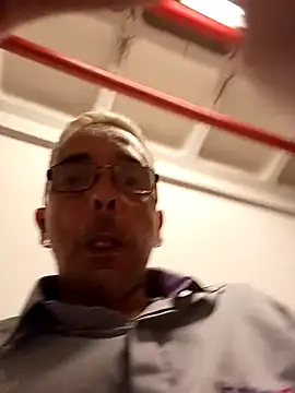 Snapshot of dinho_carioca chatting on 03-10-26, 05:29 dinho carioca online show from 03-10-26, 05:29