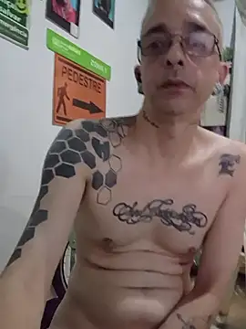 Snapshot of dinho_carioca chatting on 03-14-26, 01:05 dinho carioca online show from 03-14-26, 01:05