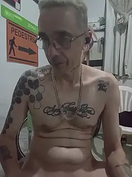 Snapshot of dinho_carioca chatting on 03-24-26, 04:28 dinho carioca online show from 03-24-26, 04:28