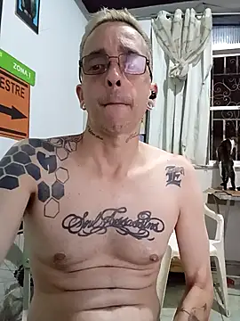 Snapshot of dinho_carioca chatting on 03-25-26, 03:56 dinho carioca online show from 03-25-26, 03:56