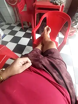 andrerj22 online show from 10-31-25, 06:09