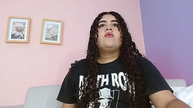 lourdes moon22 online show from 09-20-25, 01:01