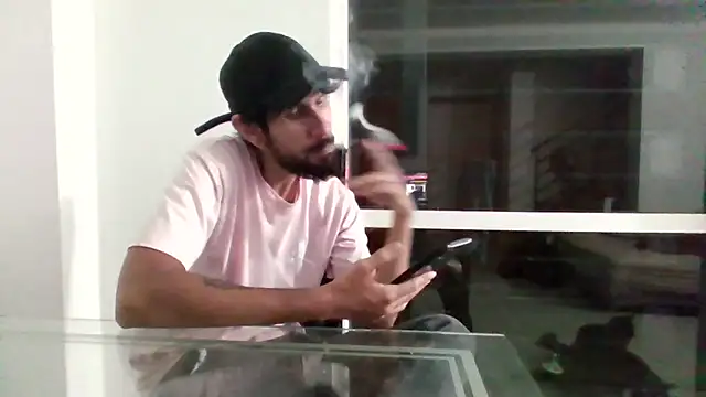 Snapshot of Alejandro92_cali chatting on 02-27-26, 03:28 Alejandro92 cali online show from 02-27-26, 03:28