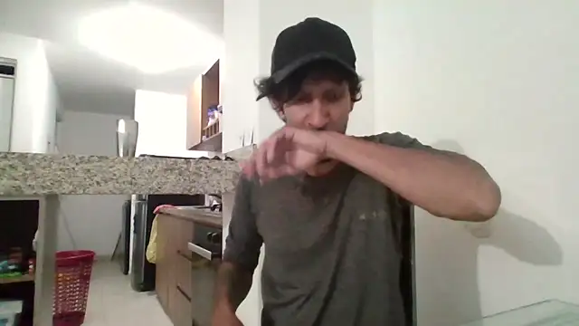 Snapshot of Alejandro92_cali chatting on 04-06-26, 01:36 Alejandro92 cali online show from 04-06-26, 01:36