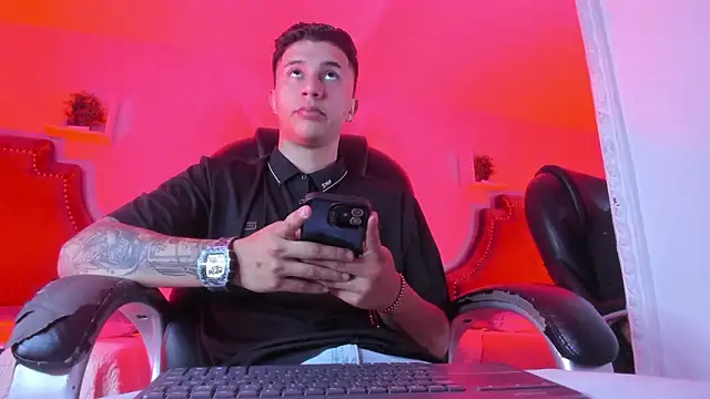 liaamsmiith  online show from 03-14-26, 01:05