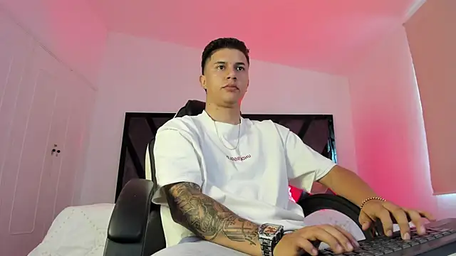 liaamsmiith  online show from 03-28-26, 12:38