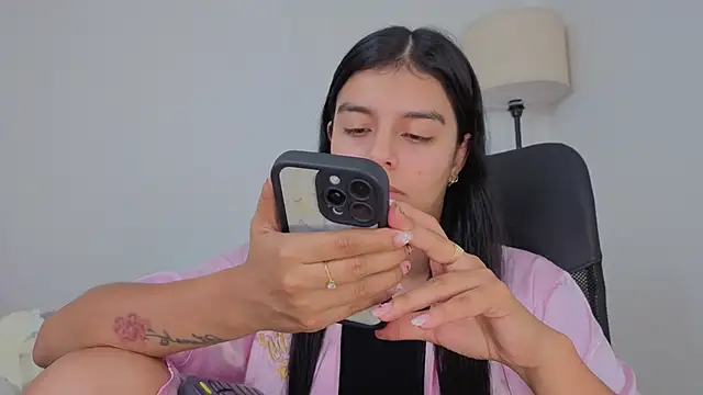 Snapshot of valerihouse chatting on 10-08-25, 12:41 valerihouse online show from 10-08-25, 12:41