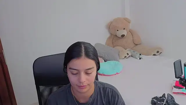 valerihouse online show from 04-02-26, 01:14